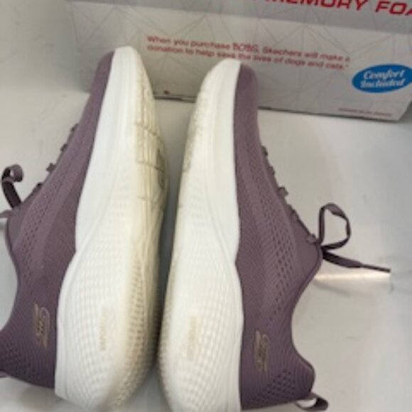 Sketchers Ladies Sz. 8.5 Sneakers - Picture 3 of 4